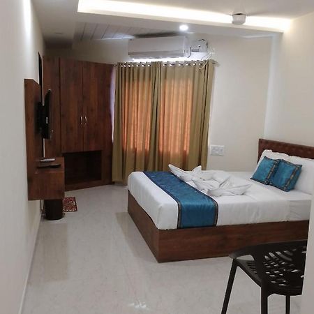 Hotel Rajdhani Мангалор Экстерьер фото